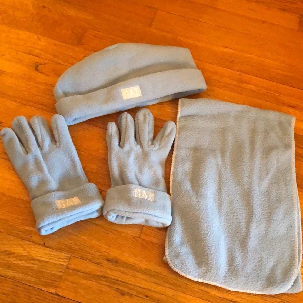 Kids Gap hat, gloves and scarf set